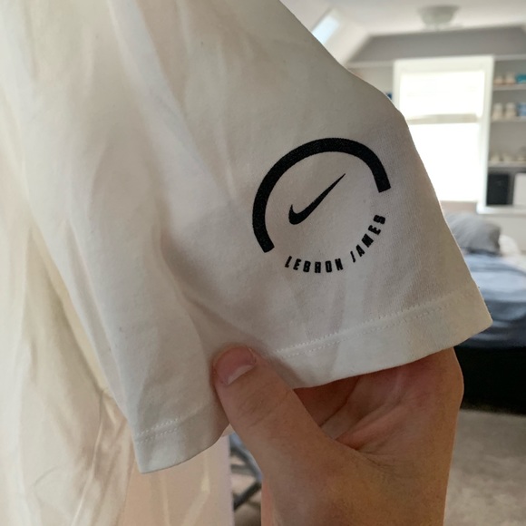 Nike Lebron Dri-Fit shirt - Picture 2 of 3